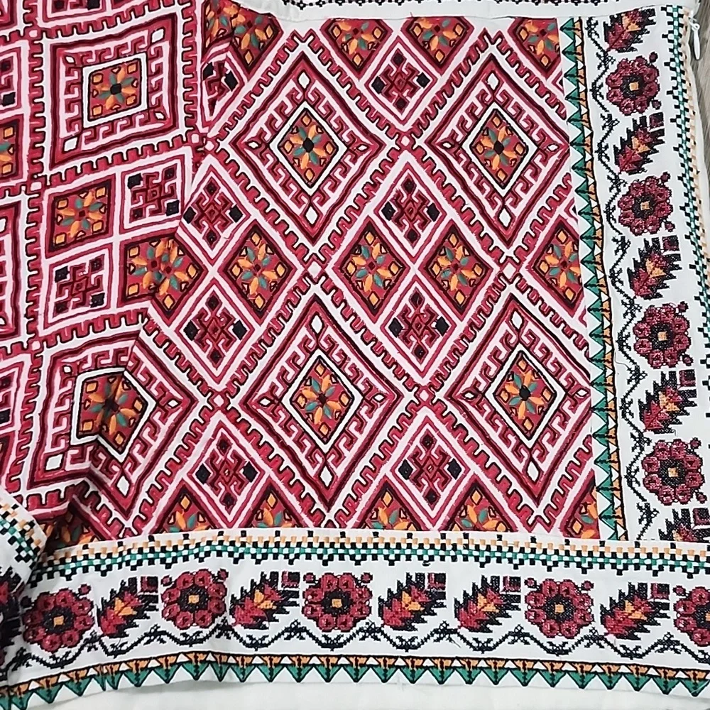 Glamorous embroidered shorts size L - Picture 2 of 5